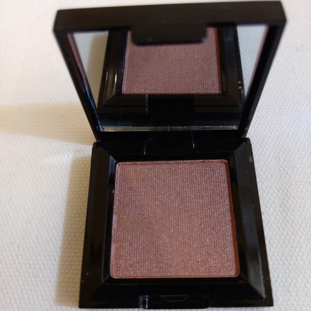NEW  Signature Club A, Pressed Eyeshadow,